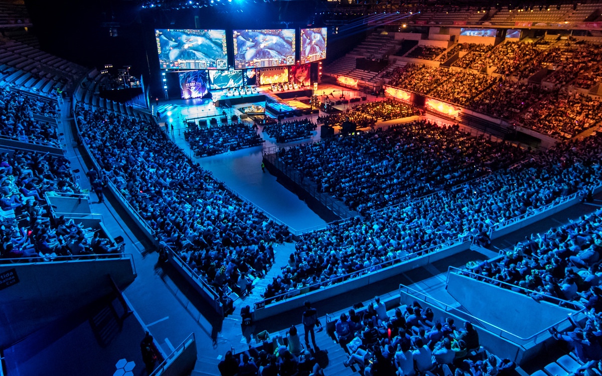 他不仅在多 他不仅在多