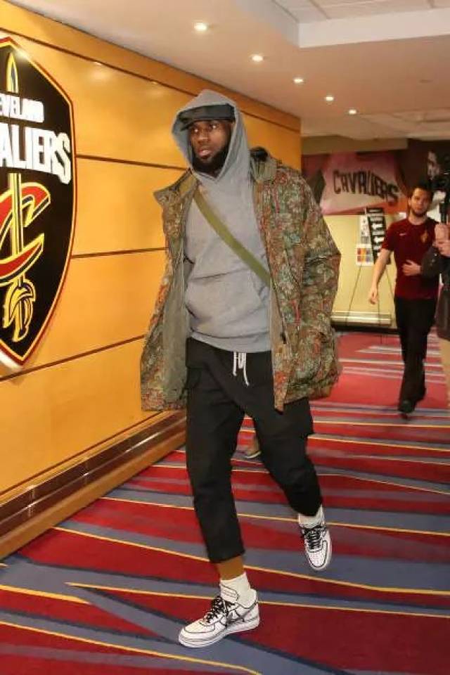 标往前冲 标往前冲